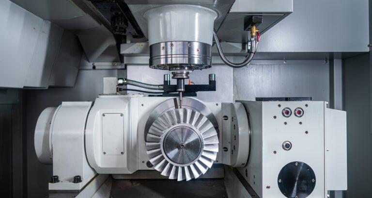 Lire la suite à propos de l’article Intégration de capteurs et contrôle de qualité automatisé dans l’usinage CNC