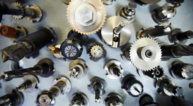 Lee más sobre el artículo Del CAD al taller: piezas simples que complican el mecanizado 