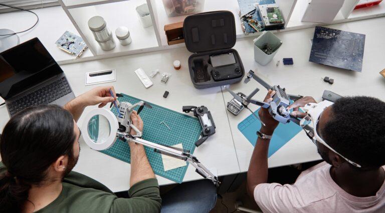 Lee más sobre el artículo Qué es el prototipado rápido y cuándo utilizarlo en desarrollo de producto 